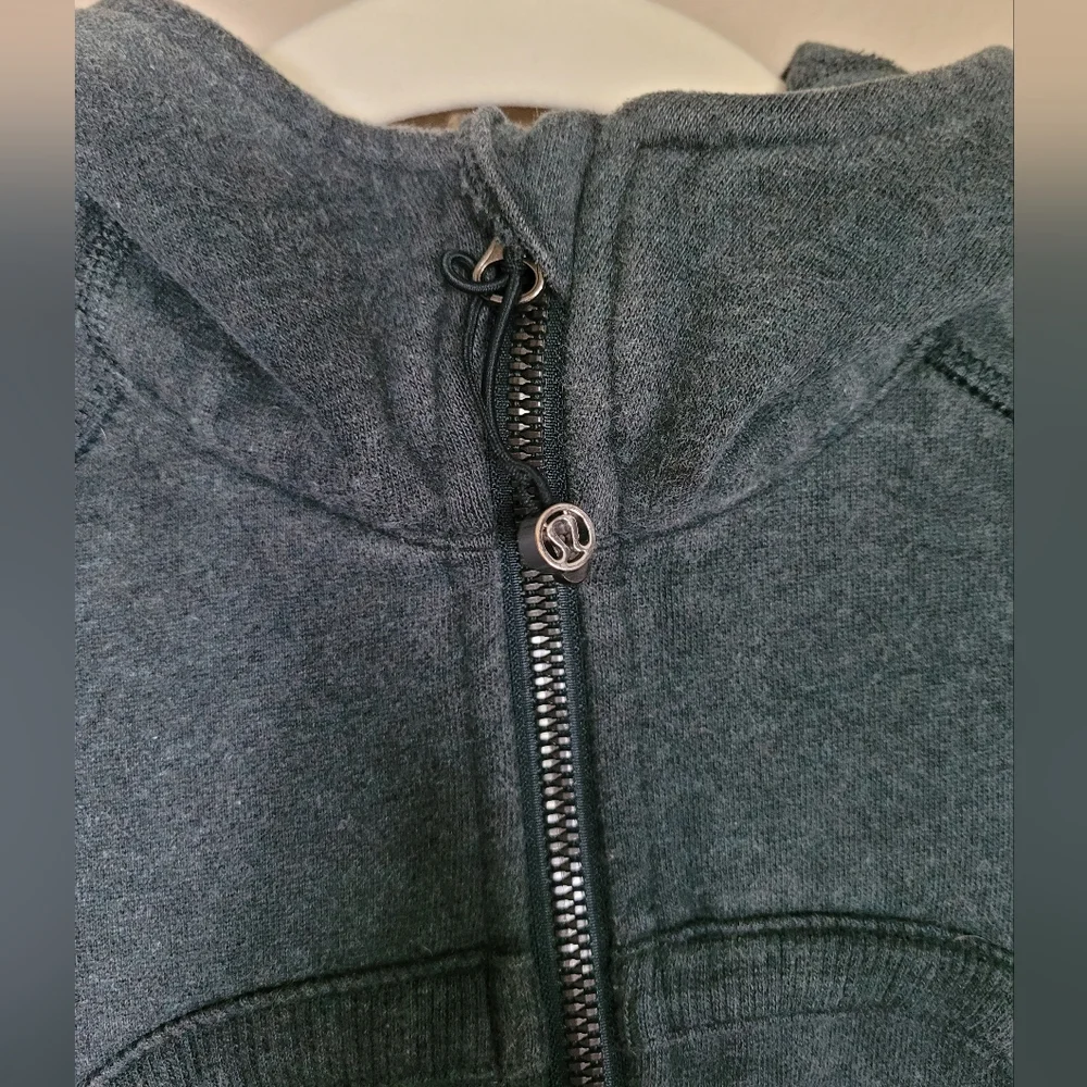 EUC Lululemon Scuba Hoodie II Heathered Fuel Green 4 - Picture 7 of 12